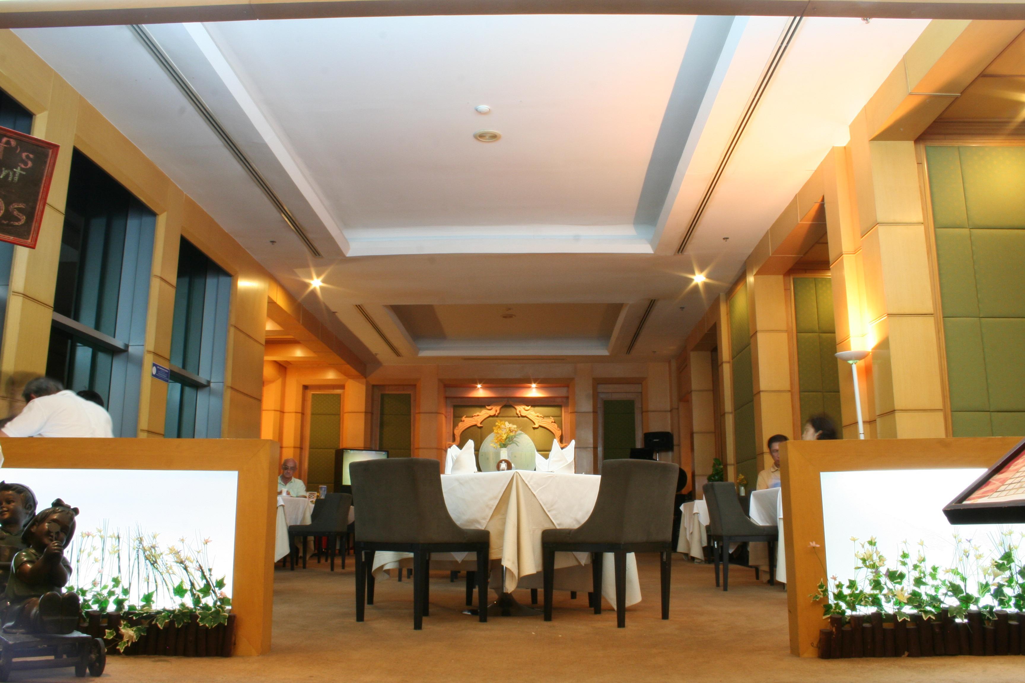 Baiyoke Sky Hotel Bangkok Esterno foto